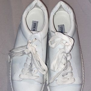 Never worn steve madden platform sneakers